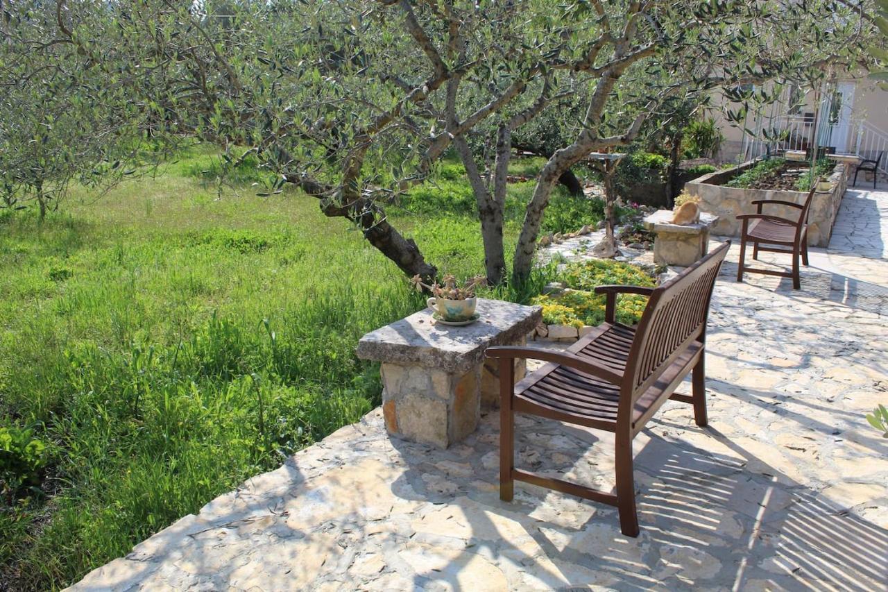 Spacious Bedroom For Two With Pool View - Pansion Hajduk Korcula Bagian luar foto