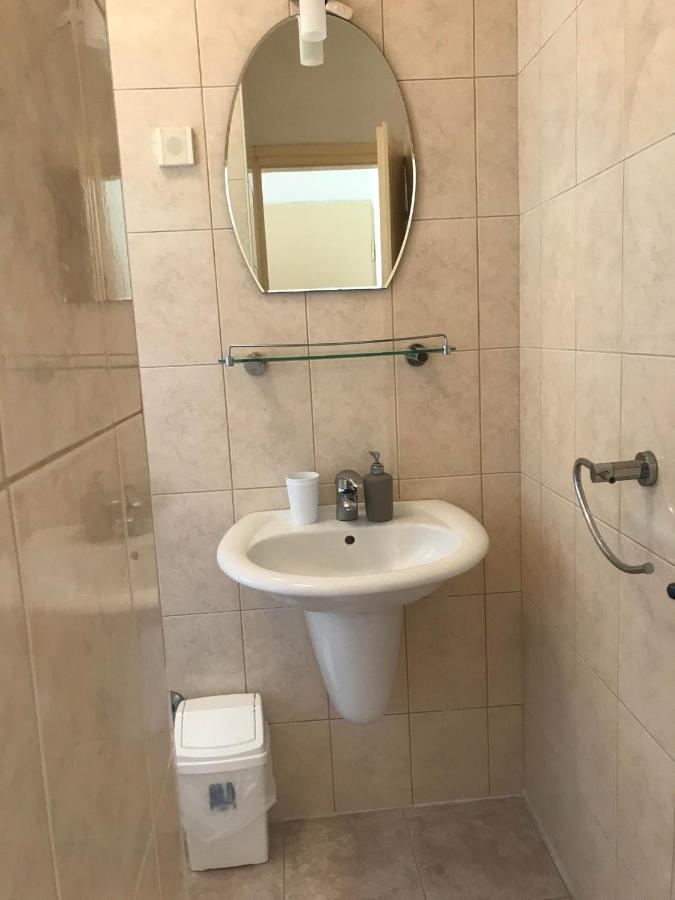 Spacious Bedroom For Two With Pool View - Pansion Hajduk Korcula Bagian luar foto
