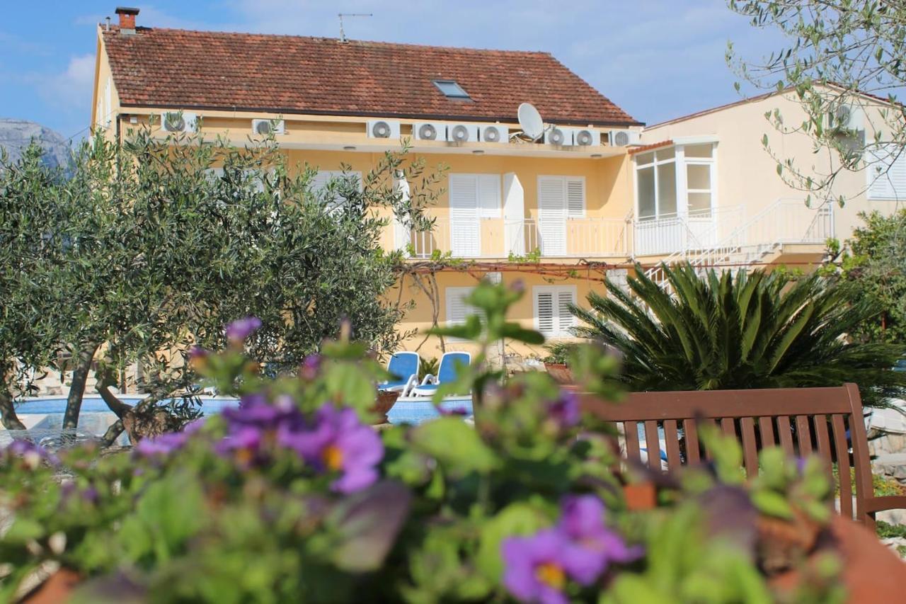 Spacious Bedroom For Two With Pool View - Pansion Hajduk Korcula Bagian luar foto