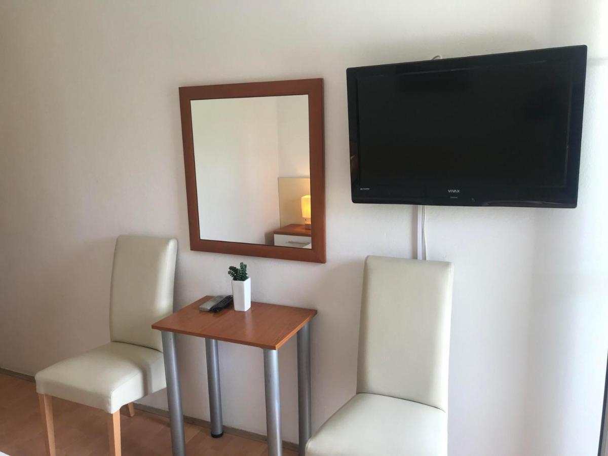 Spacious Bedroom For Two With Pool View - Pansion Hajduk Korcula Bagian luar foto